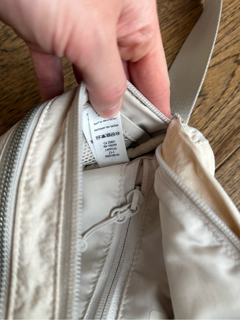 Lululemon athletica City Adventurer Belt Bag 2.5 L- cream Fanny Pack purse- EUC - Picture 7 of 7